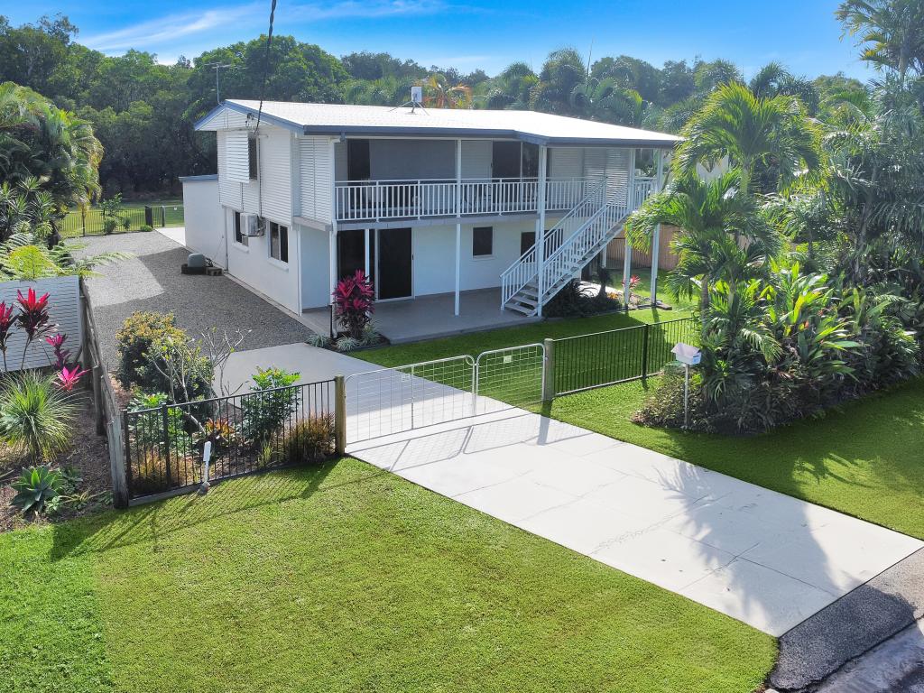 51 Taylor St, Tully Heads, QLD 4854