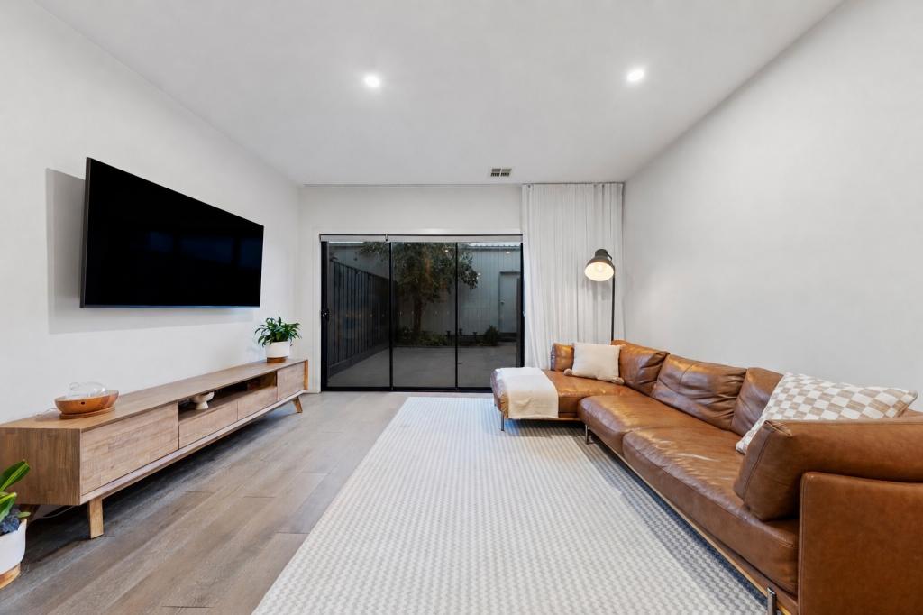 33 Villager St, Cranbourne East, VIC 3977