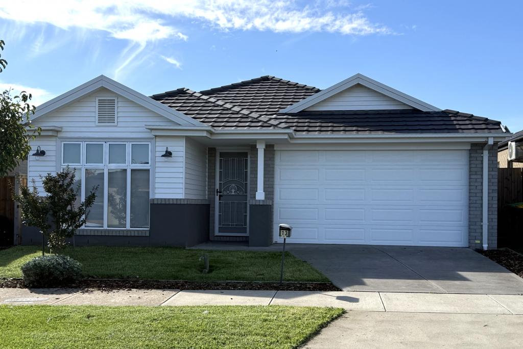 13 Sadleria St, Drouin, VIC 3818