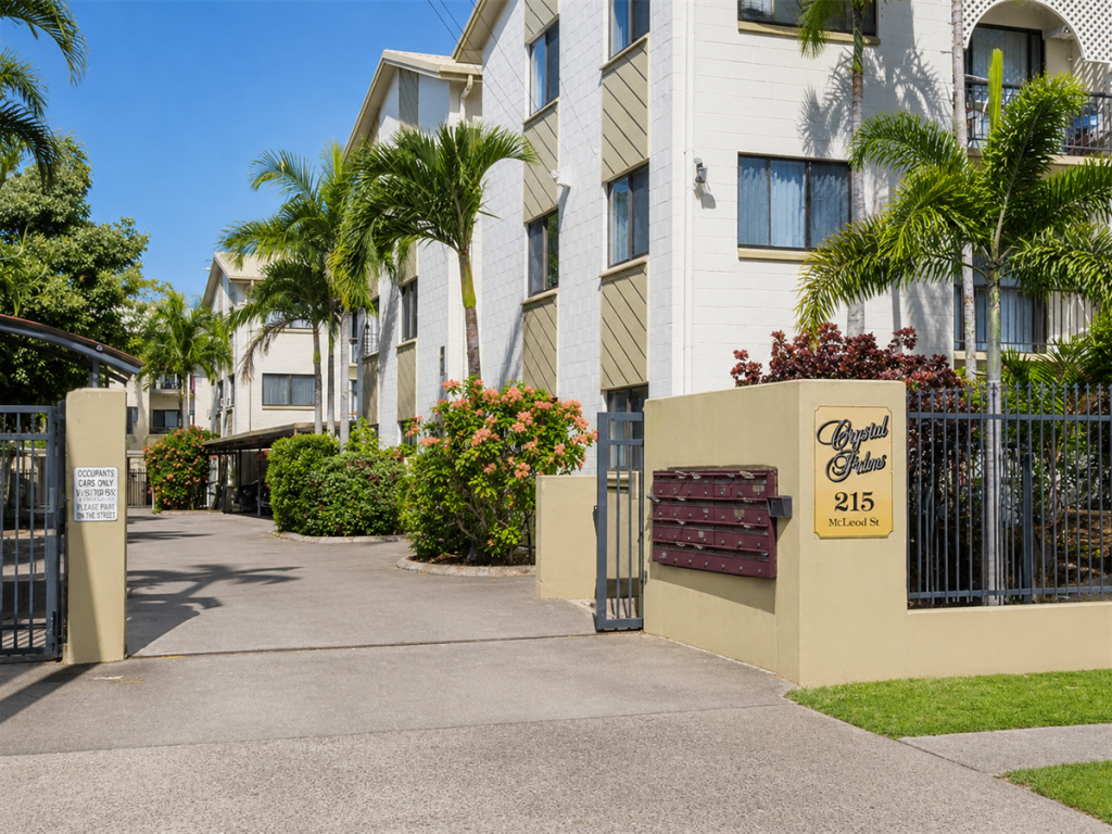 8/215 MCLEOD ST, CAIRNS NORTH, QLD 4870