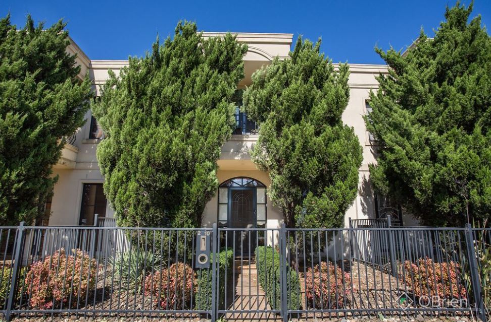 2/10 Edwards Rd, Werribee, VIC 3030