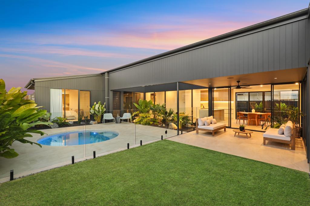 19 Cato Dr, Pelican Waters, QLD 4551