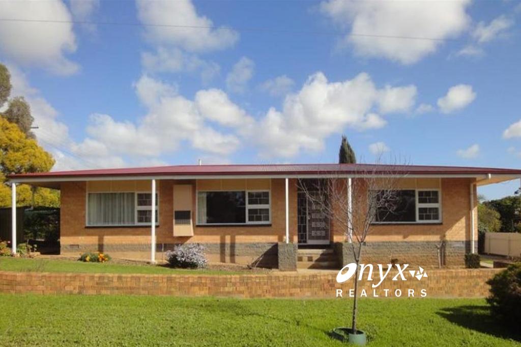 1 Valda Rd, Para Hills, SA 5096