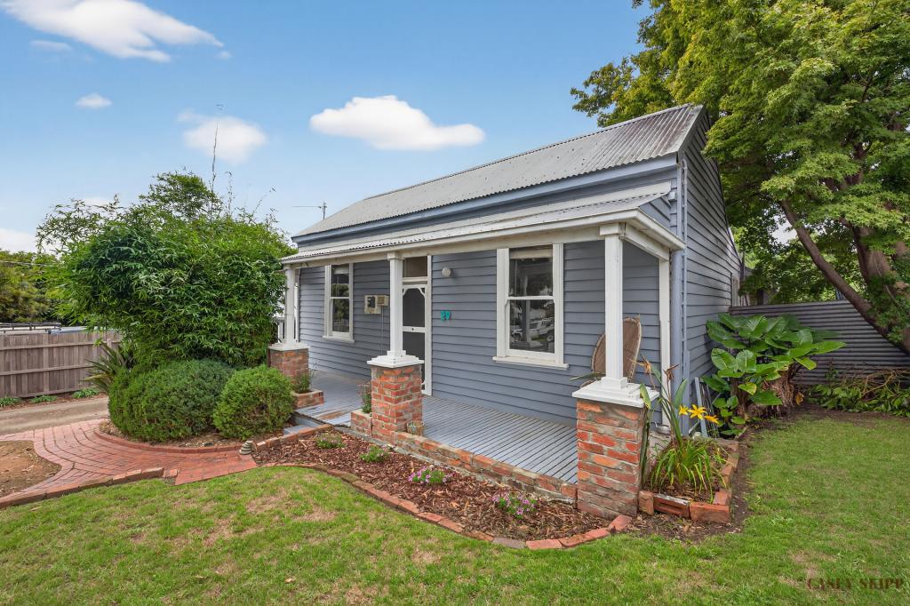 29 MCEACHARN ST, EAST BAIRNSDALE, VIC 3875