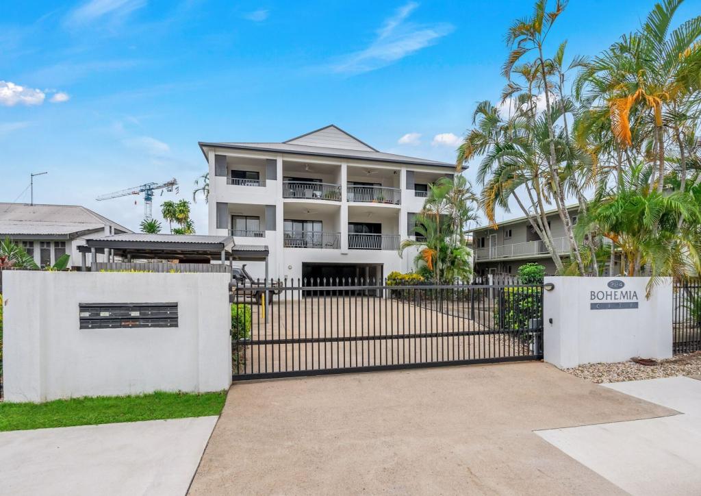 8/224-226 Grafton St, Cairns North, QLD 4870