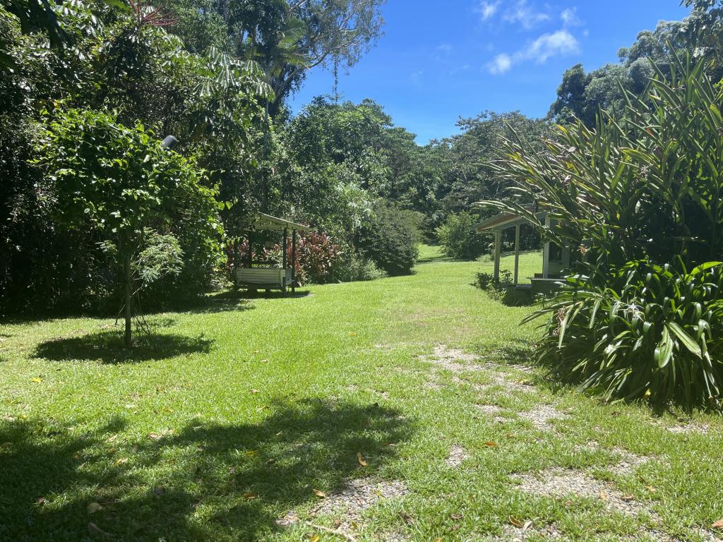 514 Bingil Bay Rd, Midgeree Bar, QLD 4852