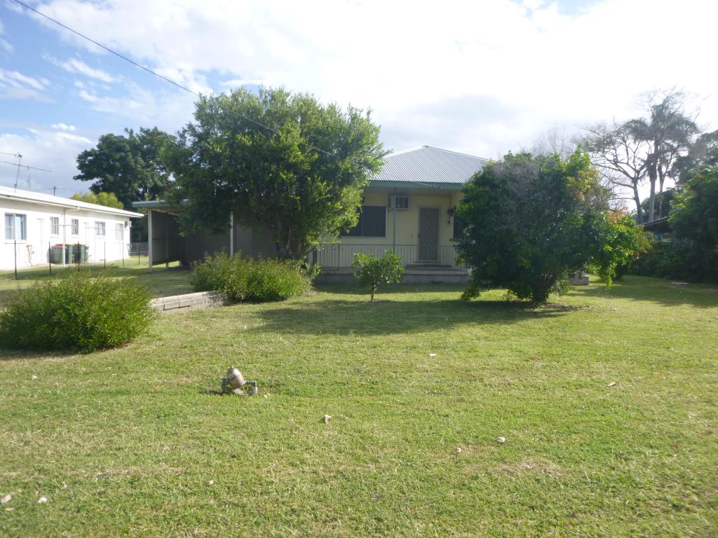 140 TENTH AVE, HOME HILL, QLD 4806