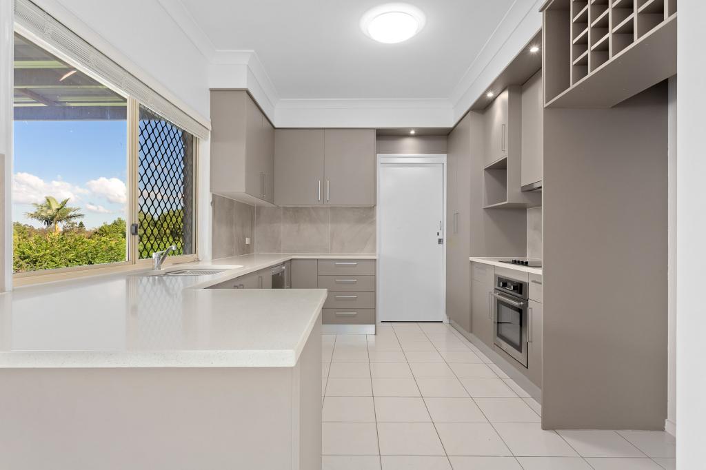 19 Mukurta St, Chapel Hill, QLD 4069