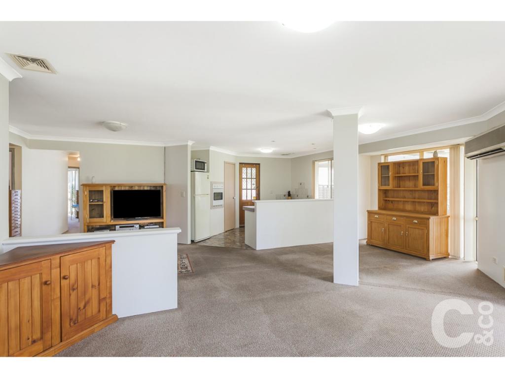 40 Mcnairn Crss, Leda, WA 6170