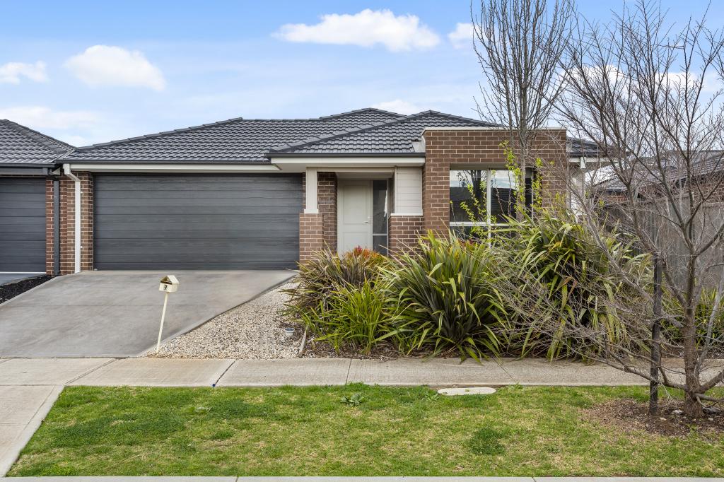 9 Yellow Gum Way, Kurunjang, VIC 3337