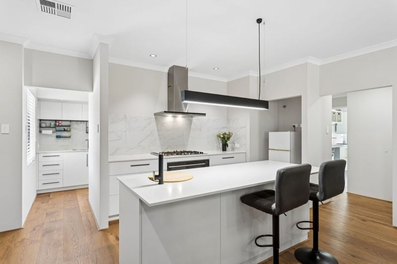 6 Draper Rd, Mahogany Creek, WA 6072