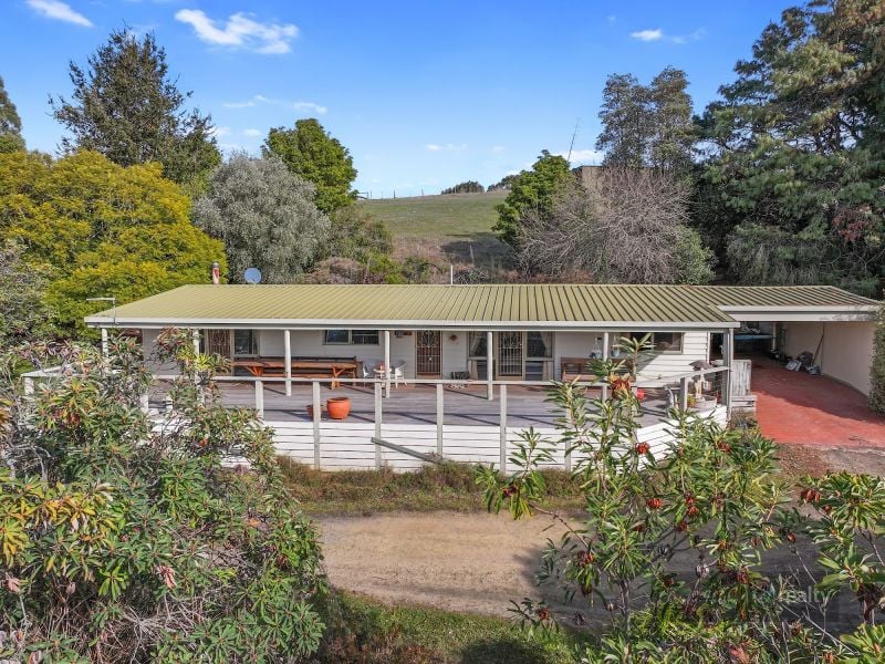 1 Griggs Rd, Hallston, VIC 3953