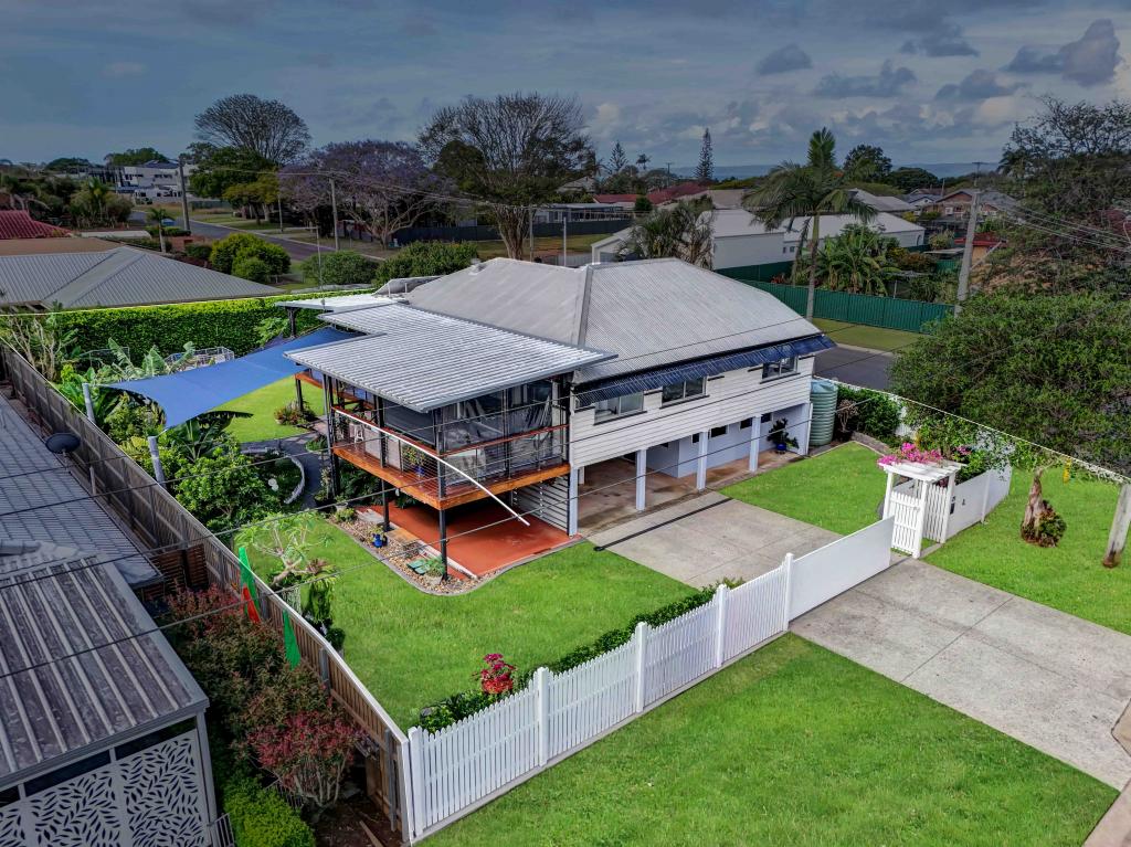 21 BAY ST, REDLAND BAY, QLD 4165