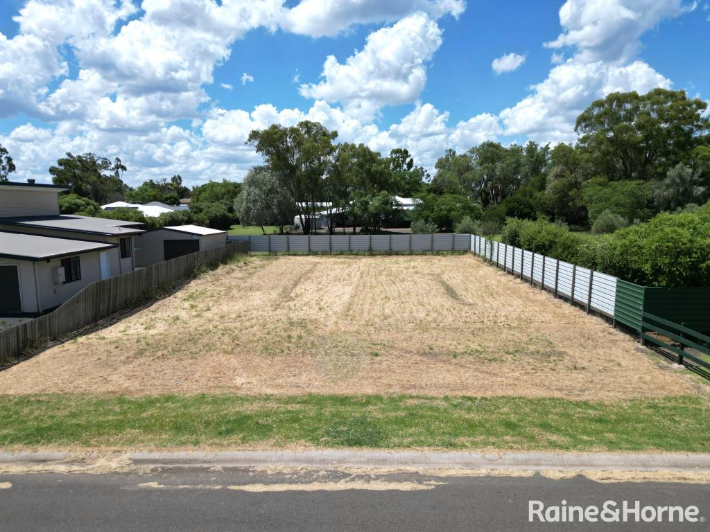 8 GLEN EAGLES DR, DALBY, QLD 4405