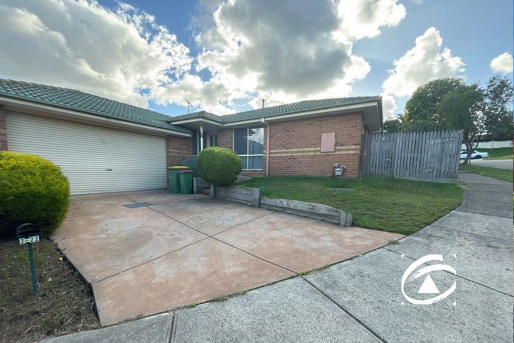 2/22 JACQUELINE PL, PAKENHAM, VIC 3810