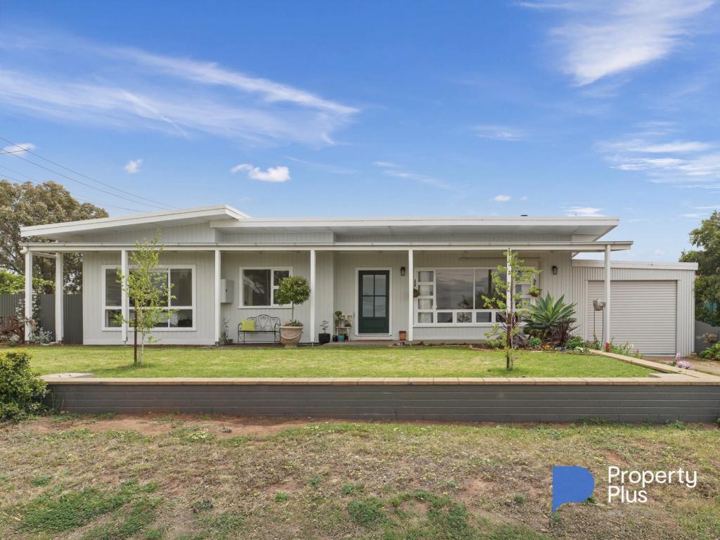 4 Maunsell St, Charlton, VIC 3525