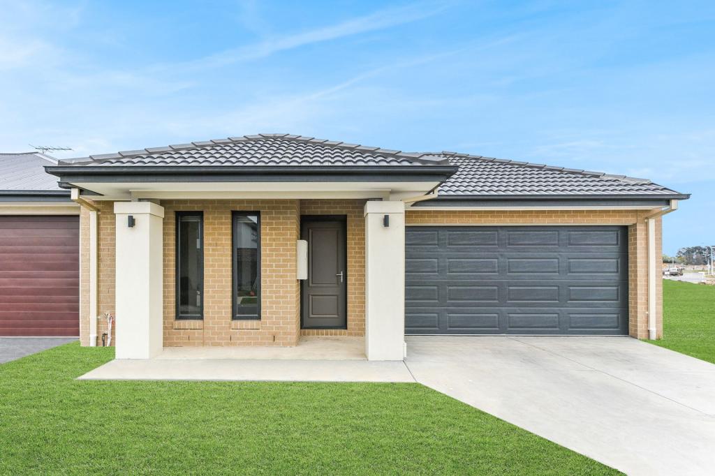 17 Catalonia Way, Berwick, VIC 3806