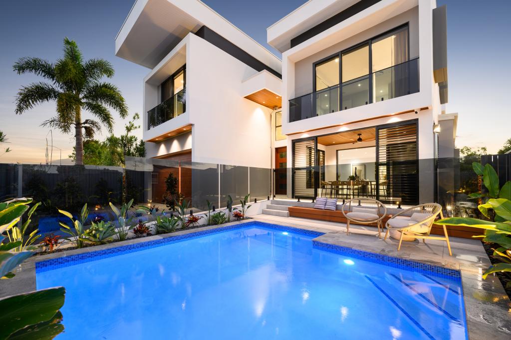 14 Kavieng Cres, Runaway Bay, QLD 4216