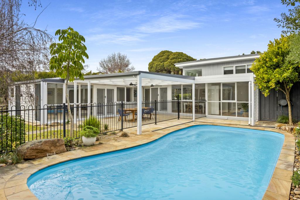 10 Somers Ave, Mount Martha, VIC 3934