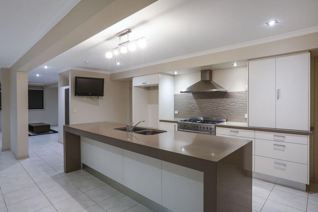 5 Wallaroo Way, Ashmore, QLD 4214