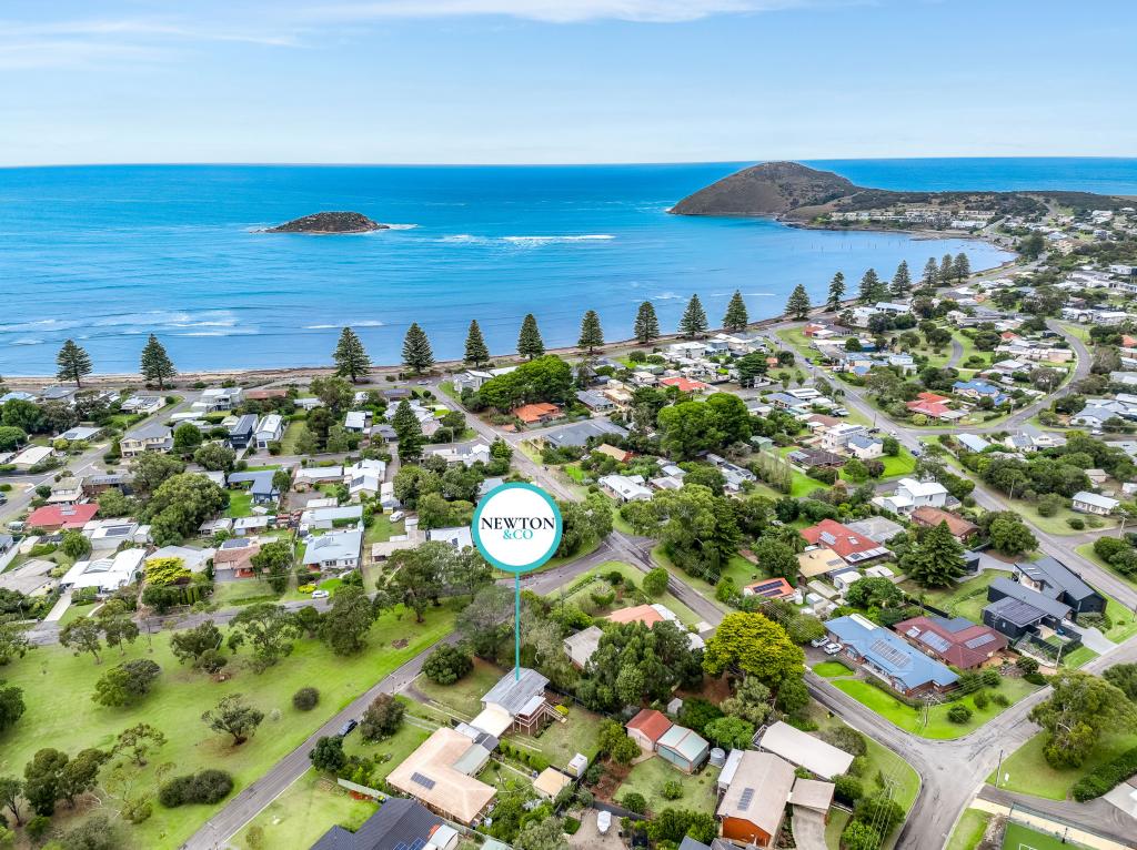 17 Lord Hobart Cres, Encounter Bay, SA 5211