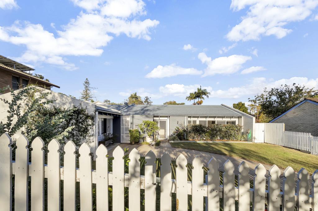 24 Eversden St, Kenmore, QLD 4069