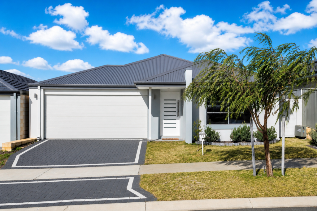 14 AERIAL WAY, CLARKSON, WA 6030