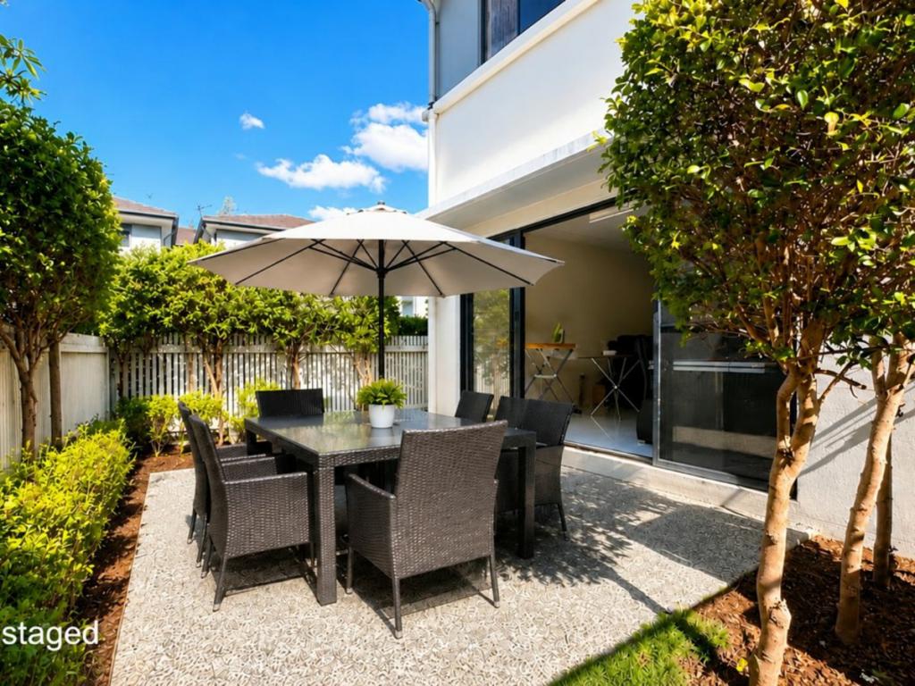 2 Bourton Rd, Merrimac, QLD 4226