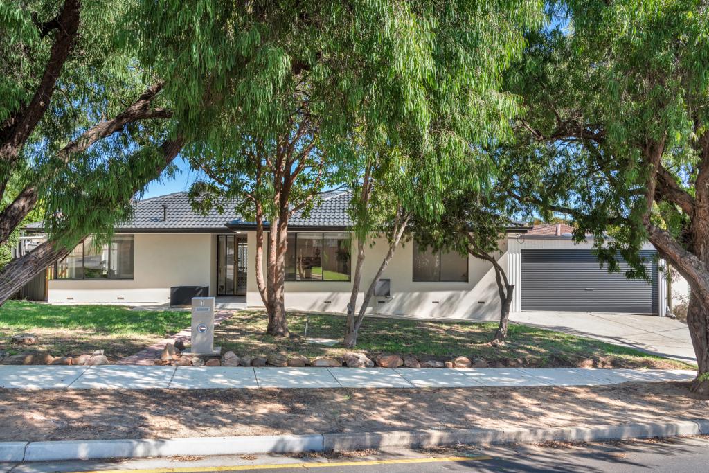 1 Parklands Cres, Reynella, SA 5161