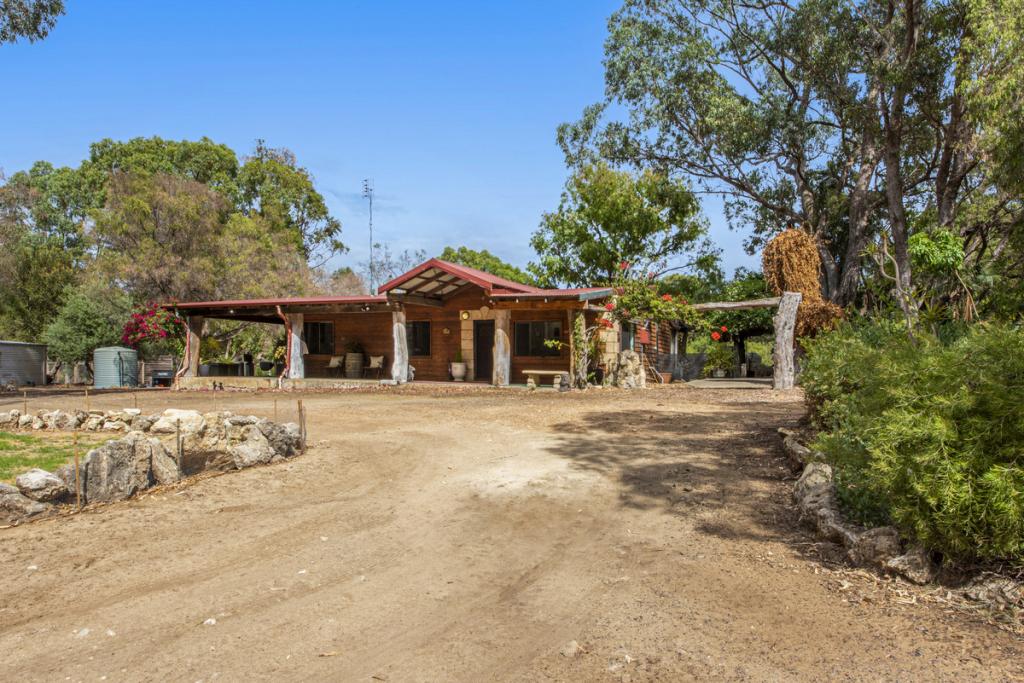 134 Newnham Rd, Lake Clifton, WA 6215