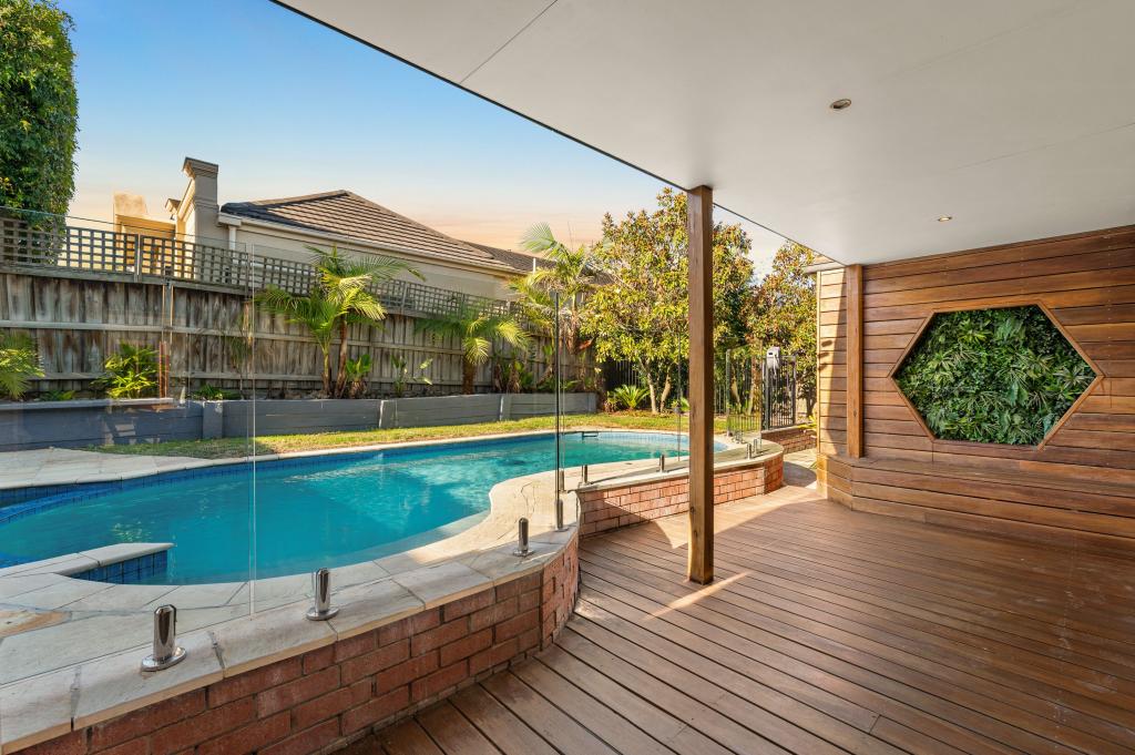 13 Strathoon Cres, South Morang, VIC 3752