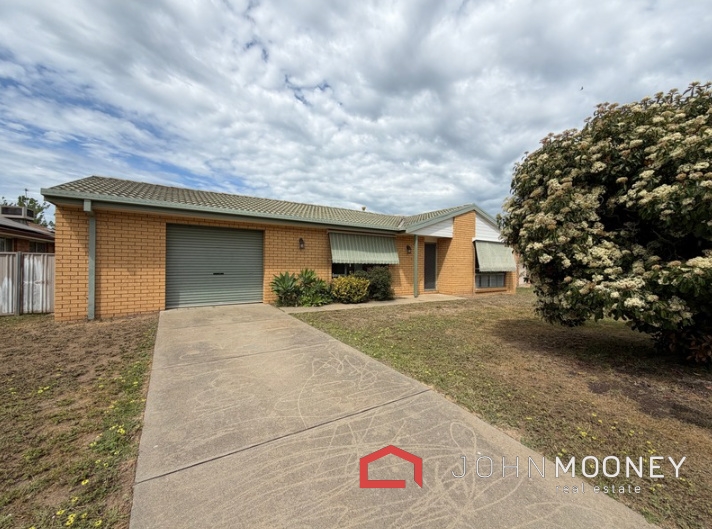 81 Truscott Dr, Ashmont, NSW 2650