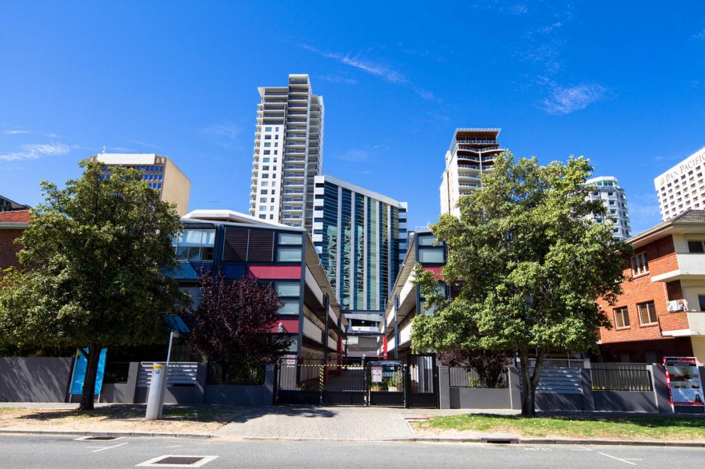 42/122 Terrace Rd, Perth, WA 6000