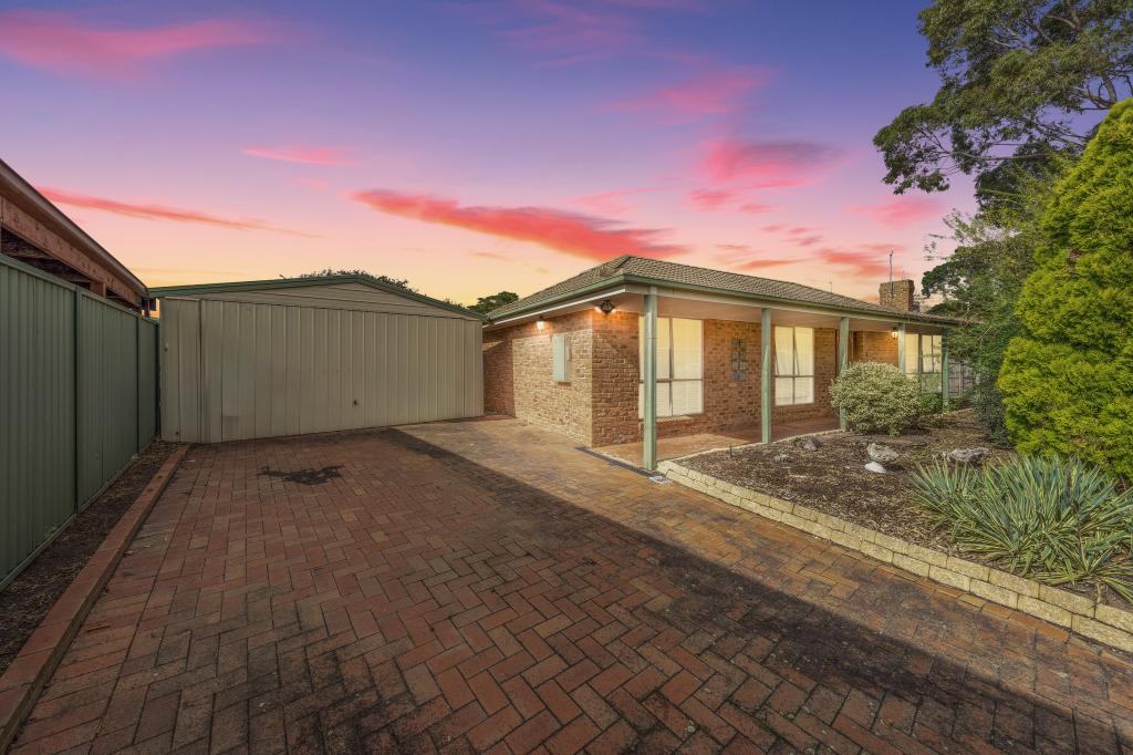 27 Strafford Ave, Cranbourne, VIC 3977