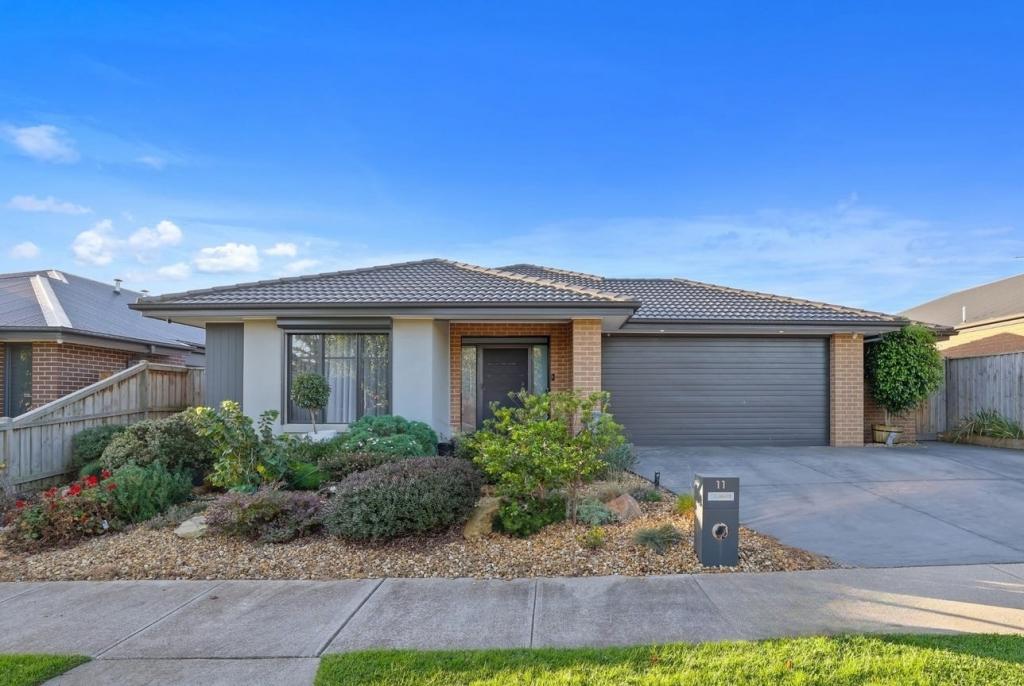 11 CINNAMON ST, DROUIN, VIC 3818