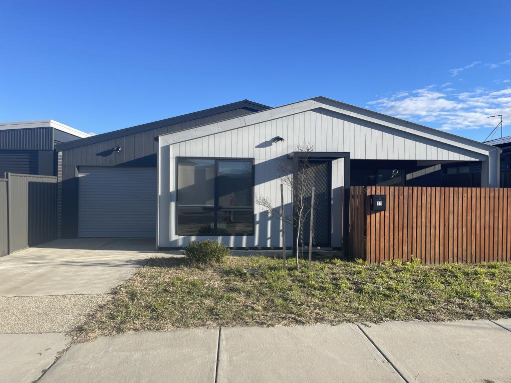 11 Vahland St, Taylor, ACT 2913