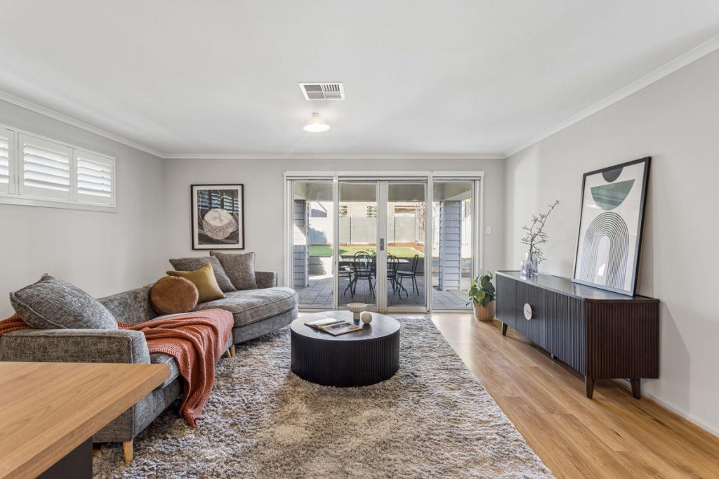 24a Lorna Rd, Para Hills, SA 5096