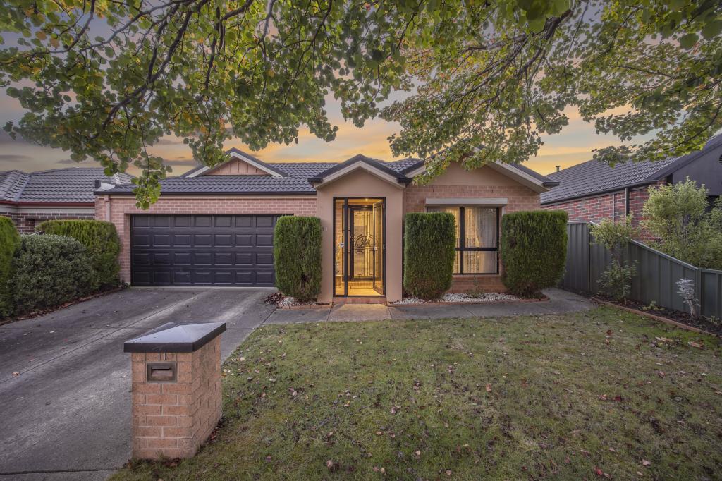 11 Parbury Ave, Lake Gardens, VIC 3355