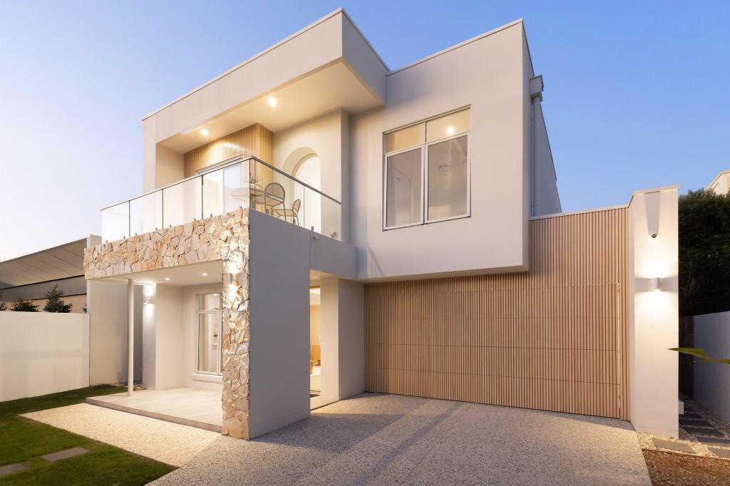 19a Vespa Cres, Surfers Paradise, QLD 4217