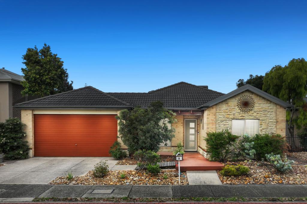 8 Harpenden Tce, Cranbourne, VIC 3977