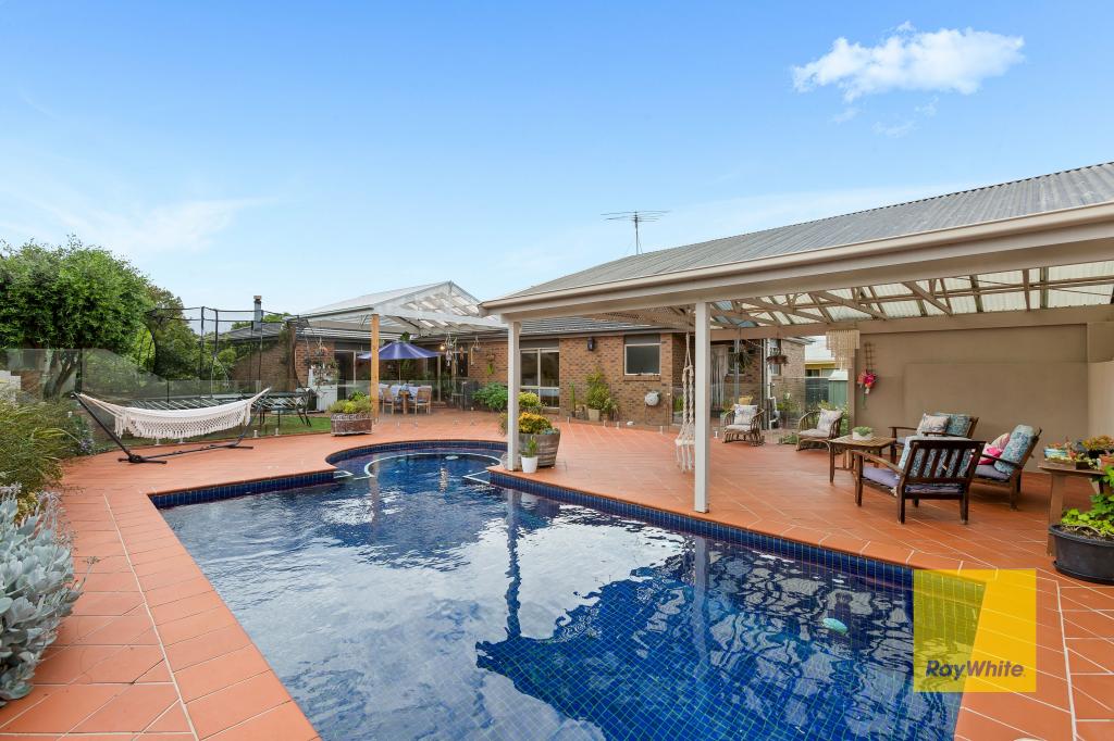 8 Hemswell Ct, Highton, VIC 3216