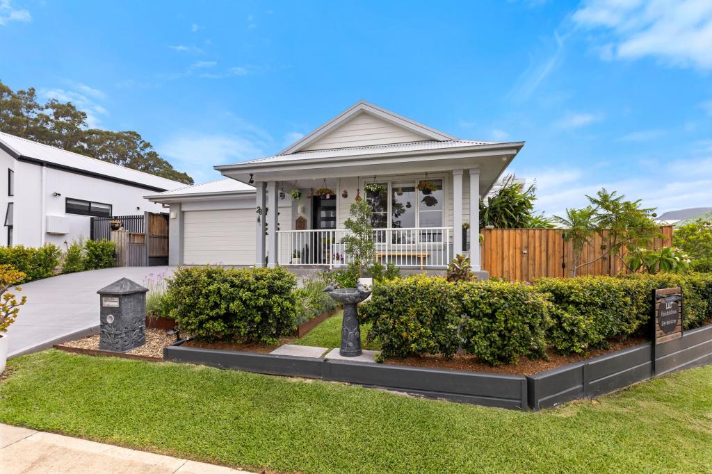 28 Lancaster Dr, Badagarang, NSW 2540