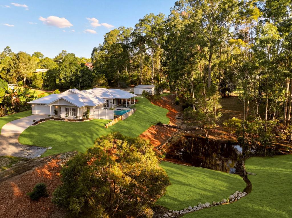 16 JOHNSTONE RD, SOUTHSIDE, QLD 4570