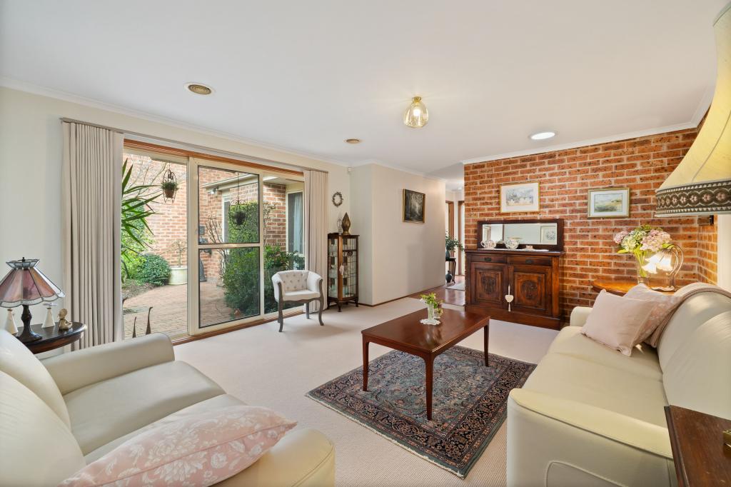 14 Nairn Pl, Macquarie, ACT 2614