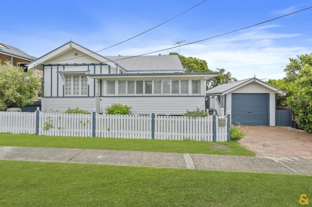 4 PICTON PDE, WYNNUM, QLD 4178