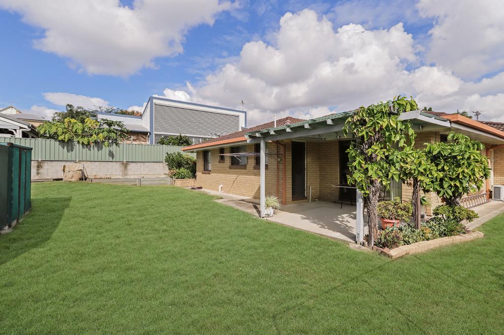 235 Brighton Rd, Sandgate, QLD 4017