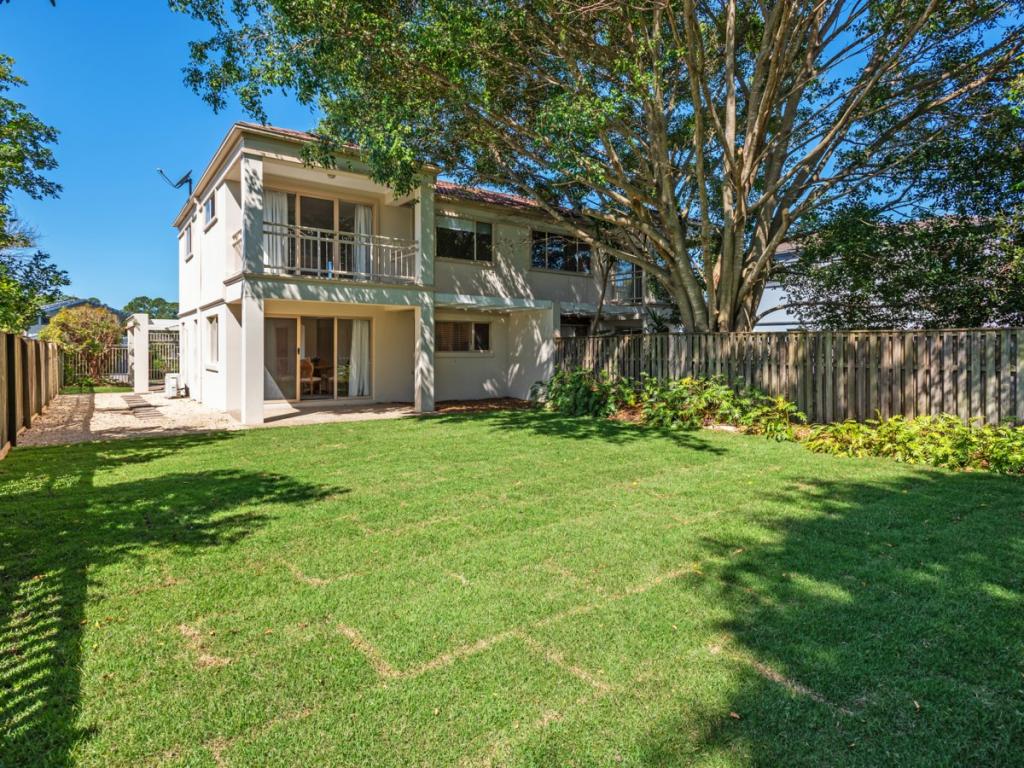 2/57 OLYMPUS DR, ROBINA, QLD 4226
