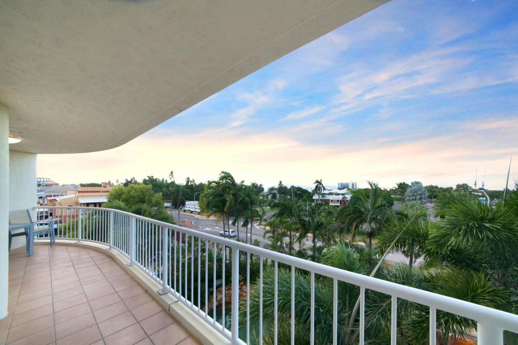4a/3-7 The Stra, Townsville City, QLD 4810
