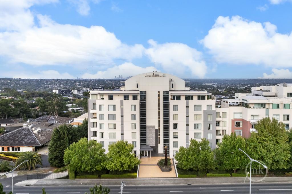 3002/2 Sovereign Point Ct, Doncaster, VIC 3108