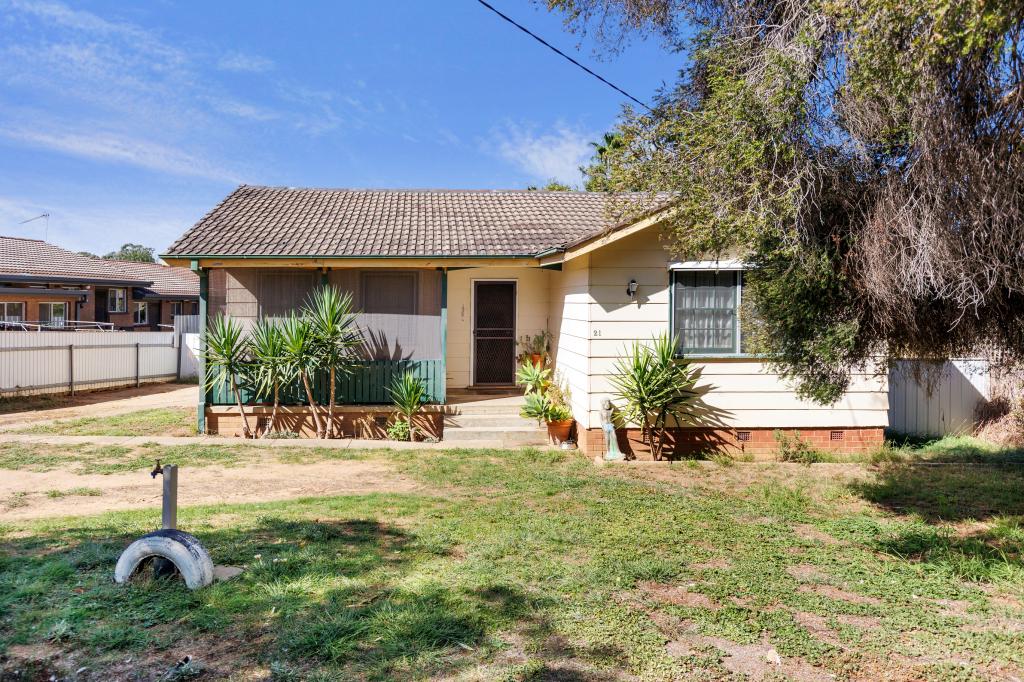 21 EDNEY ST, KOORINGAL, NSW 2650